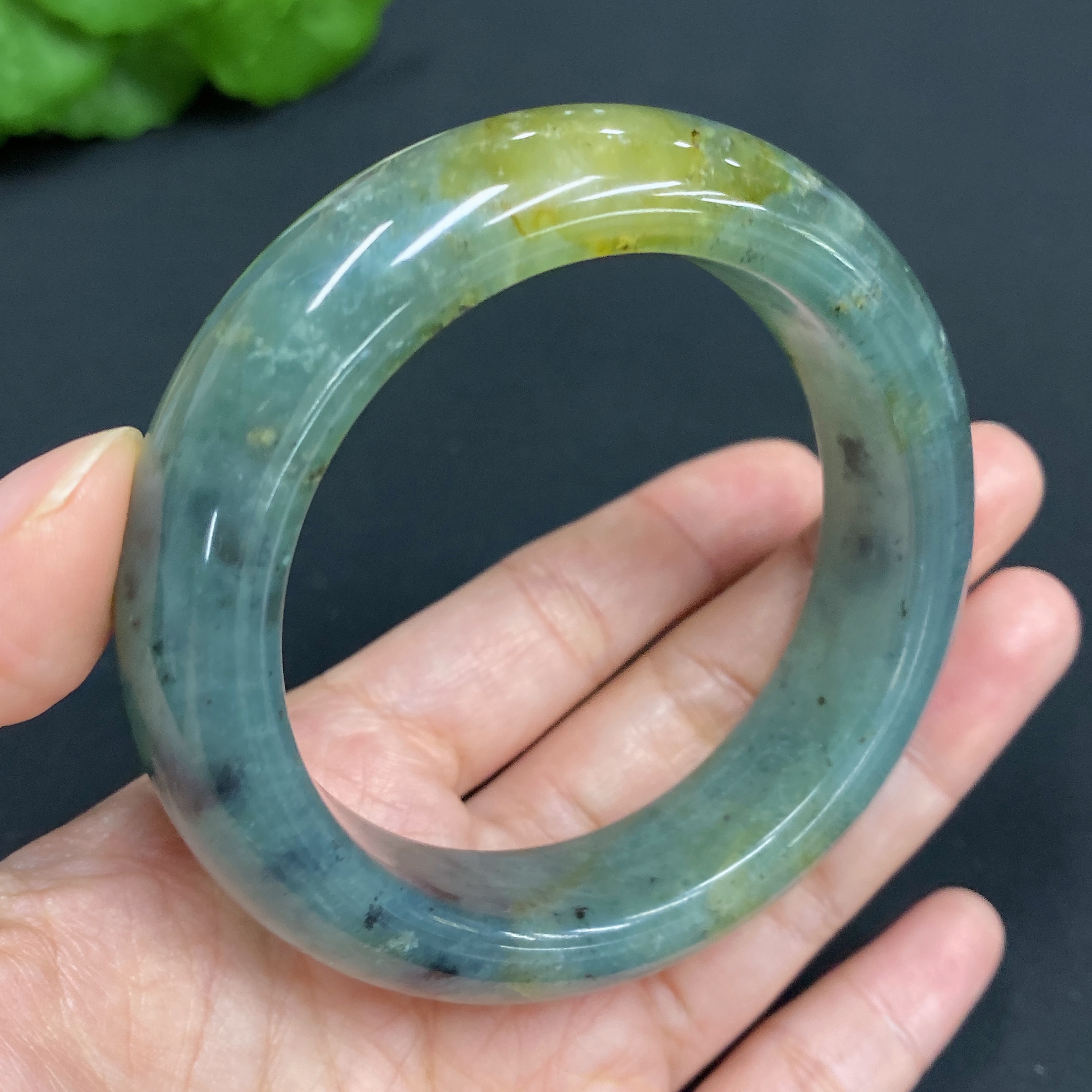 H29406475 Xiuyu (Serpentine Jade) Regular Bracelet Size 55 Total Weight Approx. 70.3g