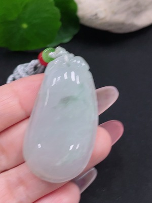 F34013224 Jadeite Auspicious Gourd Pendant