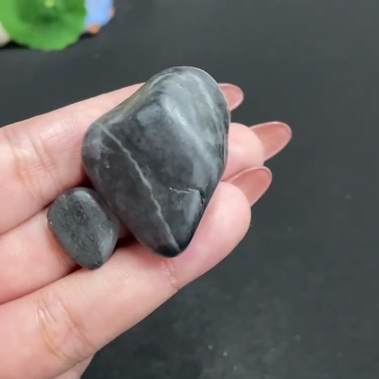 H34010663 Hetian Jade, undetermined origin of the skin color, containing other mineral components, total weight approximately 36.1g