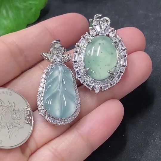 F33888030 Jadeite Leaf Inlaid Pendant Non-Gold Inlaid With Non-A Grade Stones