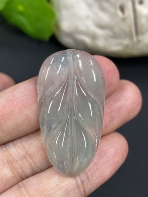 F46597905 翡翠挂件叶子 货品总约重5.1g