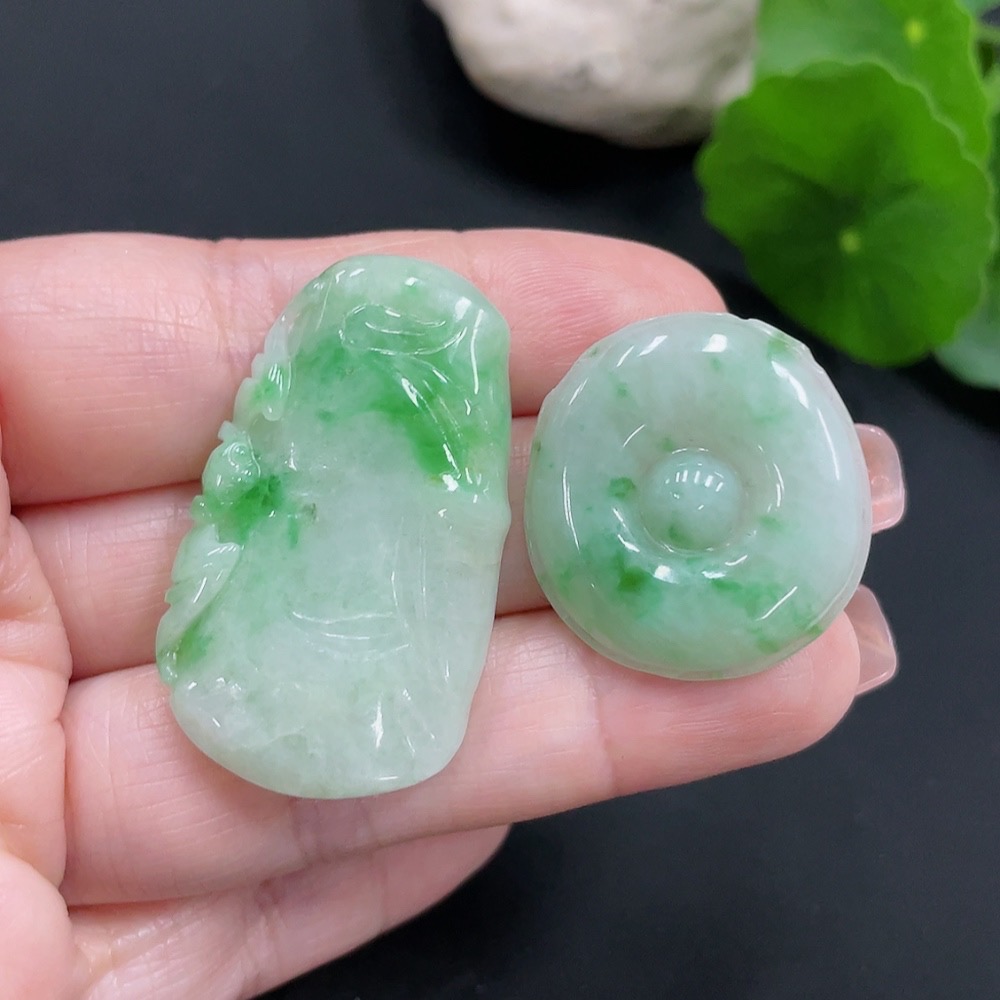 F26994531 Jadeite Pendants Sell as a Lot