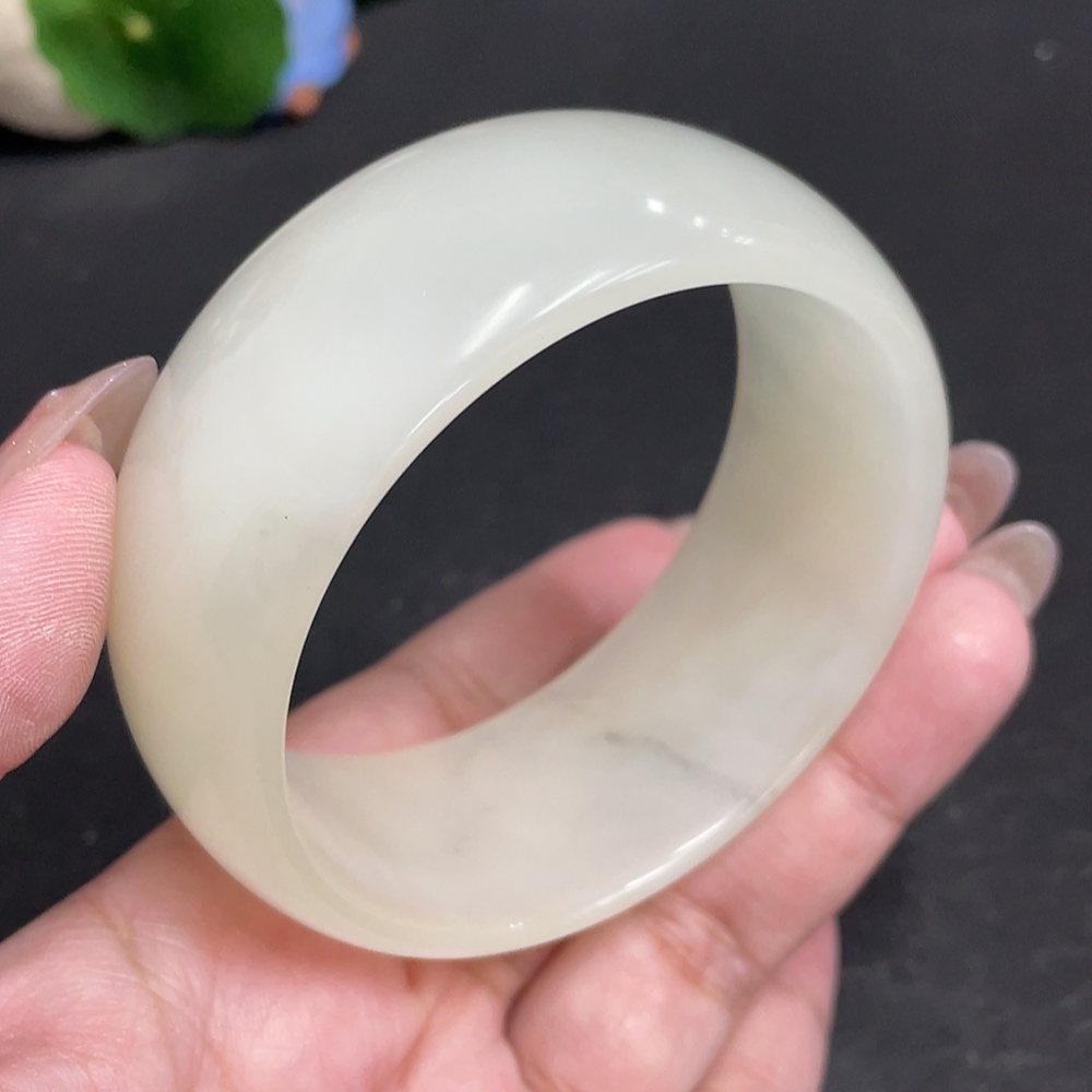 H30502600 Xiuyu (Serpentine Jade) Round Bracelet Size 60.8 Total Weight Approx. 81.6g