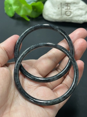 F32769969 Jadeite Round Bangle Size 50.8