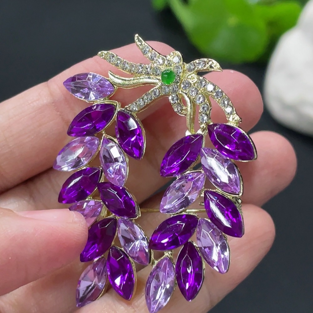 F31669651 Jadeite cabochon inlay piece, non-gold setting, total weight approx. 10.43g