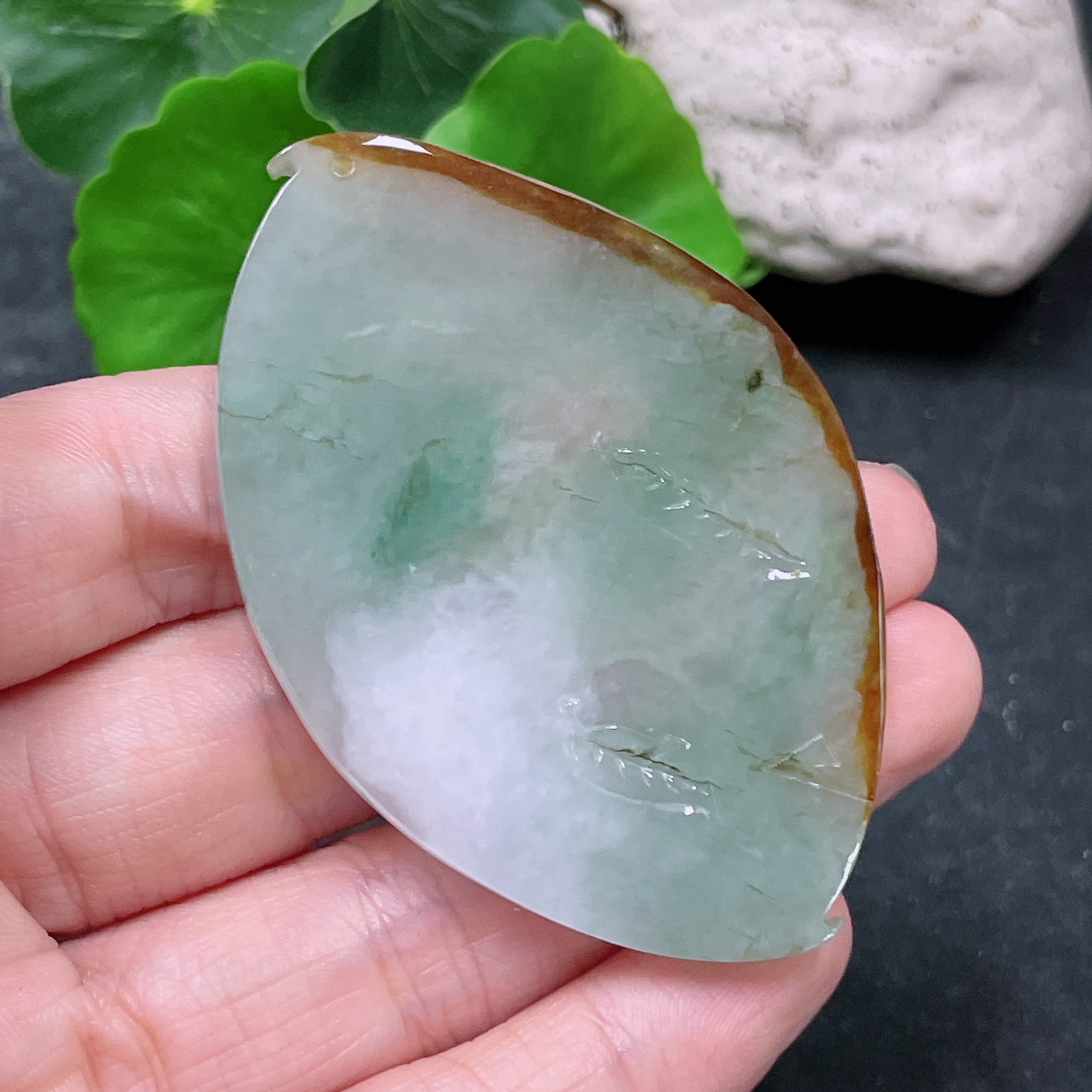 F32811169 Jadeite Pendant, color origin undetermined, total weight approximately 25.68g