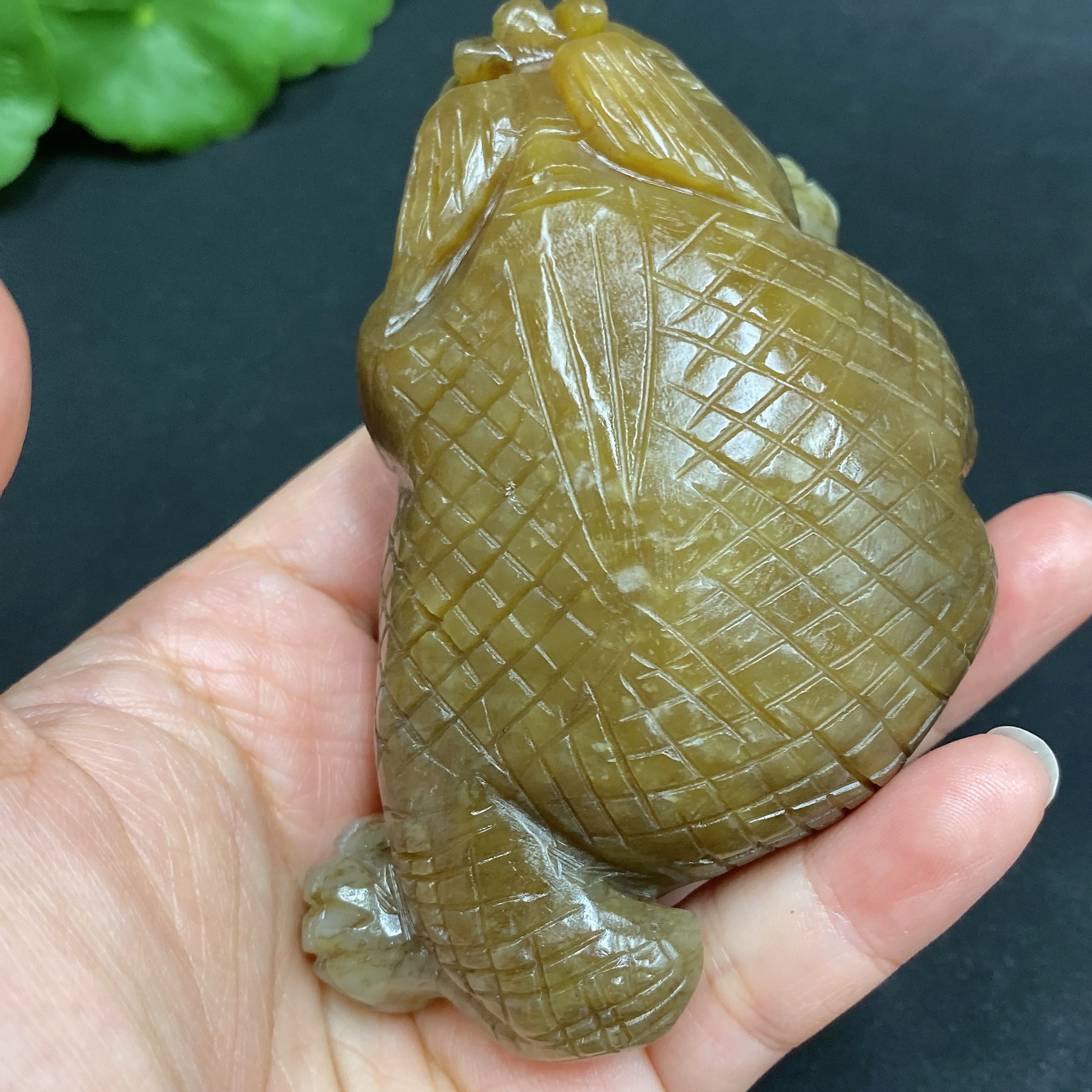 H30546006 Hetian Jade Ornament - Three-Legged Golden Toad