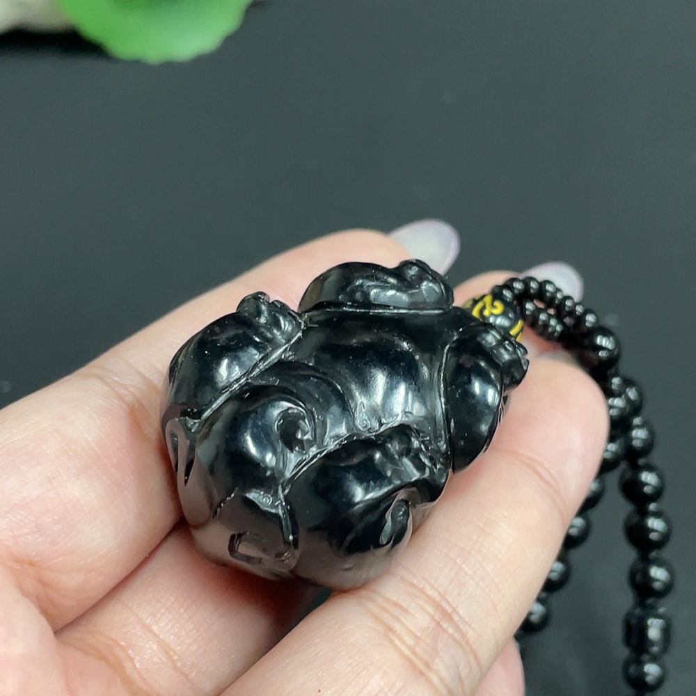 H33901983 Hetian Jade Pendant Rui Beast