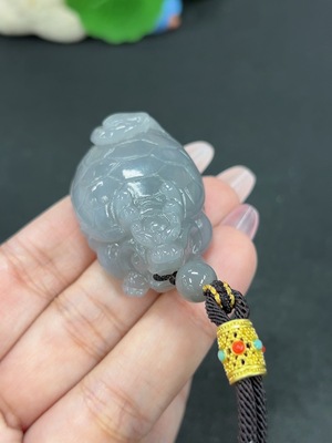 H46522012 和田玉挂件 龙龟 货品总重约【含绳】36.4g