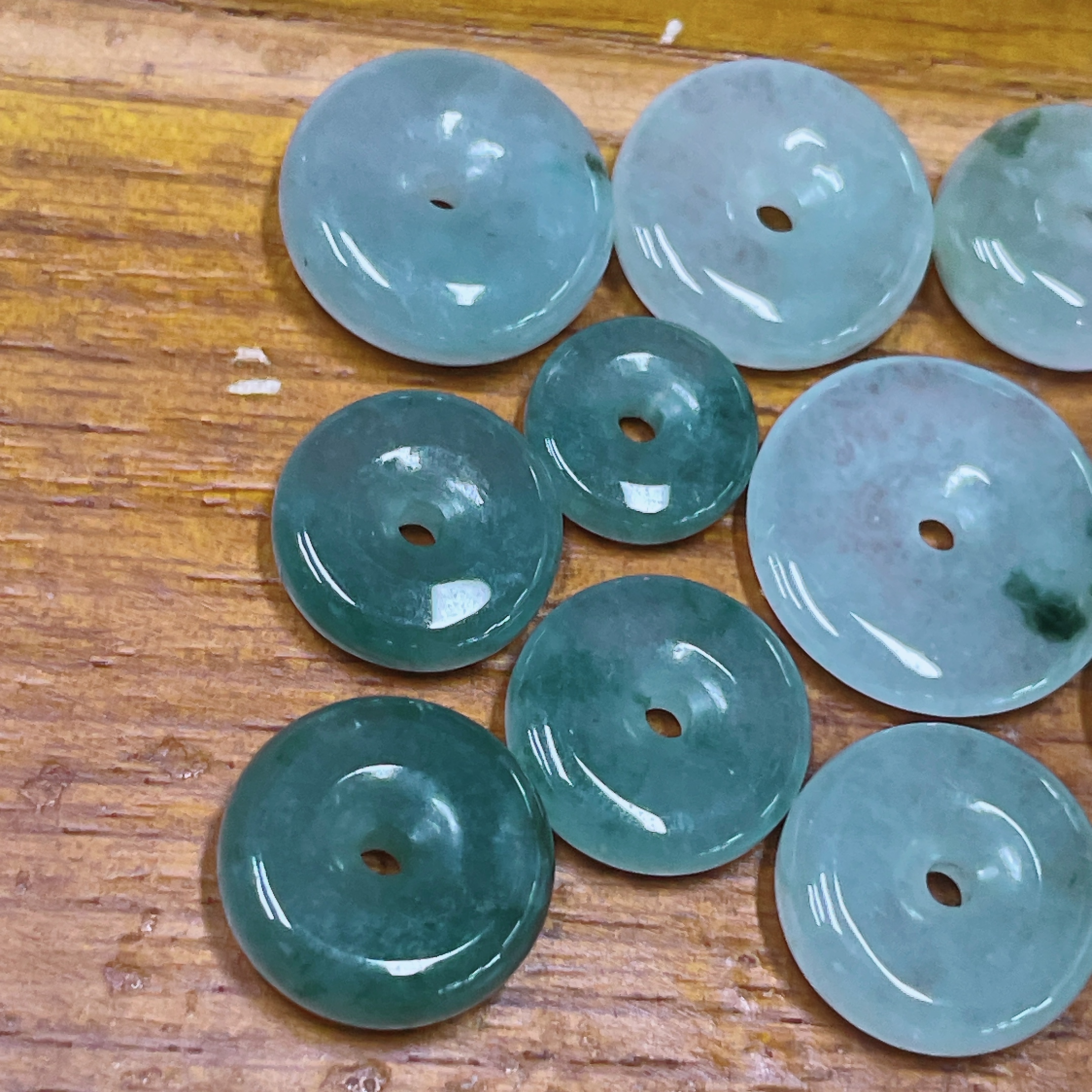 F33839926 Jadeite Pendant Sell as a Lot