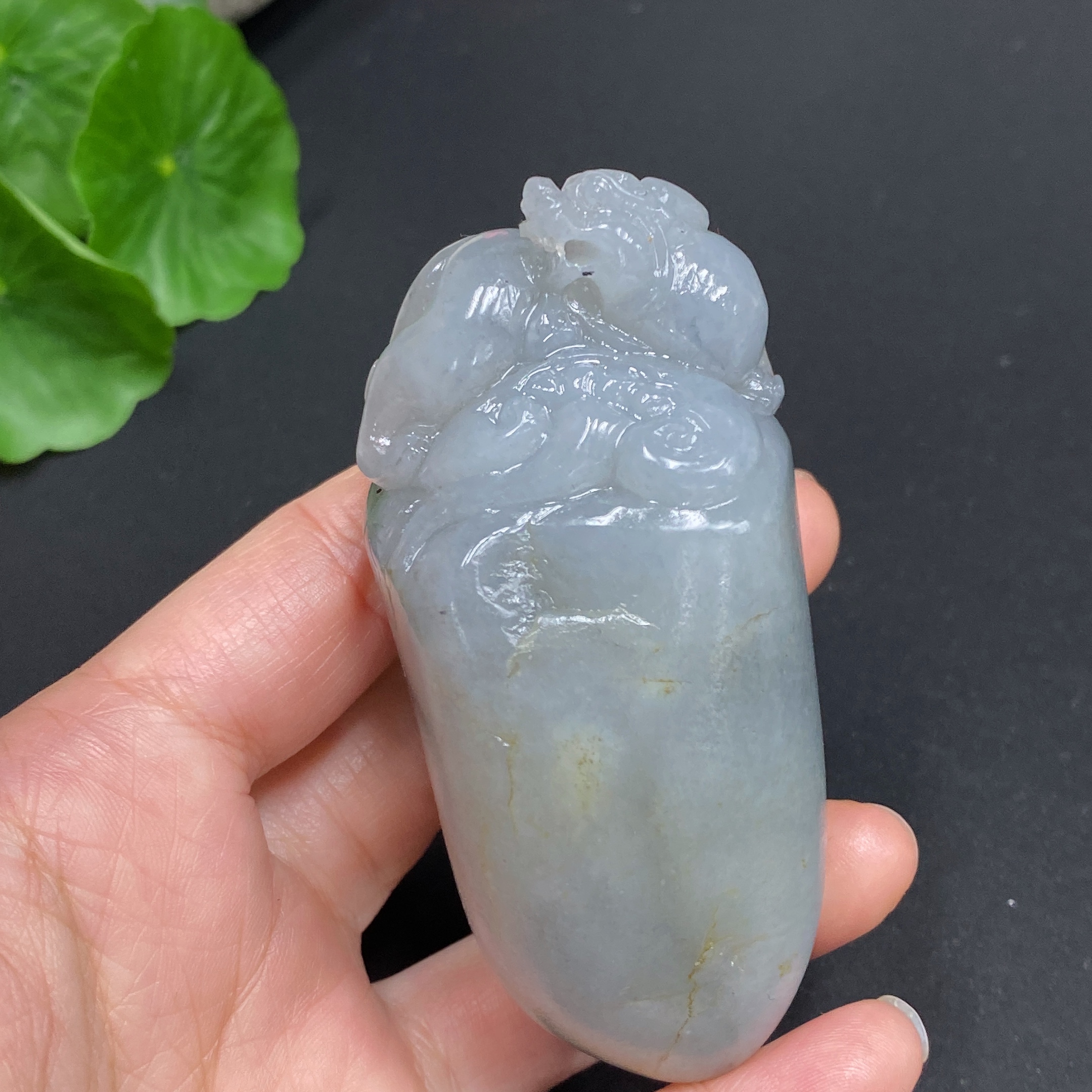 H24758624 Hetian Jade Handheld Piece, Auspicious Beast, Total Weight Approx. 159.4g, Undetermined Skin Color Origin