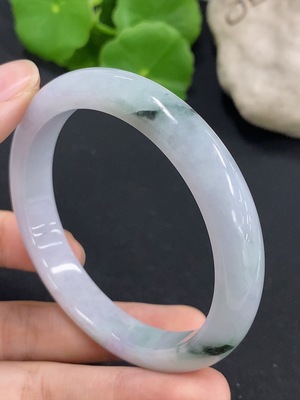 F45375709 翡翠正圈手镯  56圈口  货品总重约43.7克（含其他矿物成分）（修补）