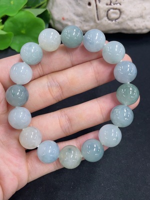 F46570377 翡翠手串 卡12mm左右 货品总重约48.89g