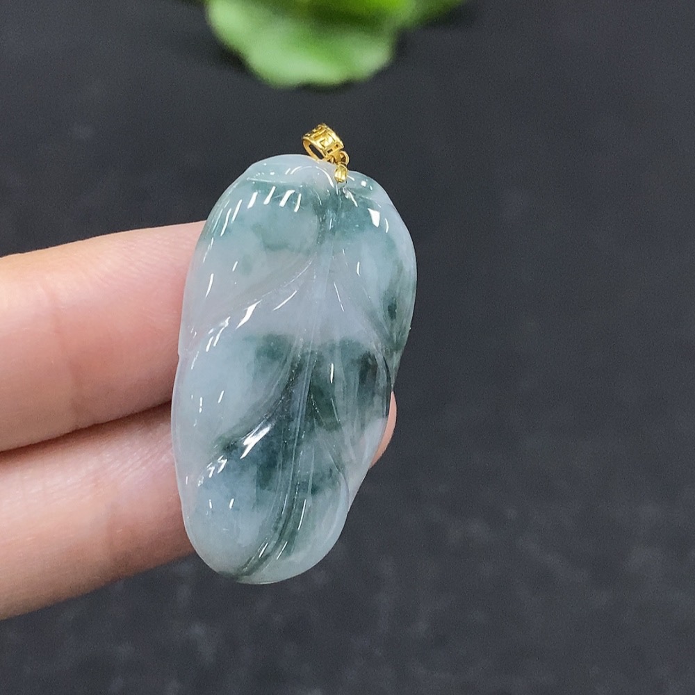 F34029629 Jadeite Leaf Pendant 18K Gold Total Weight Approximately 4.59g