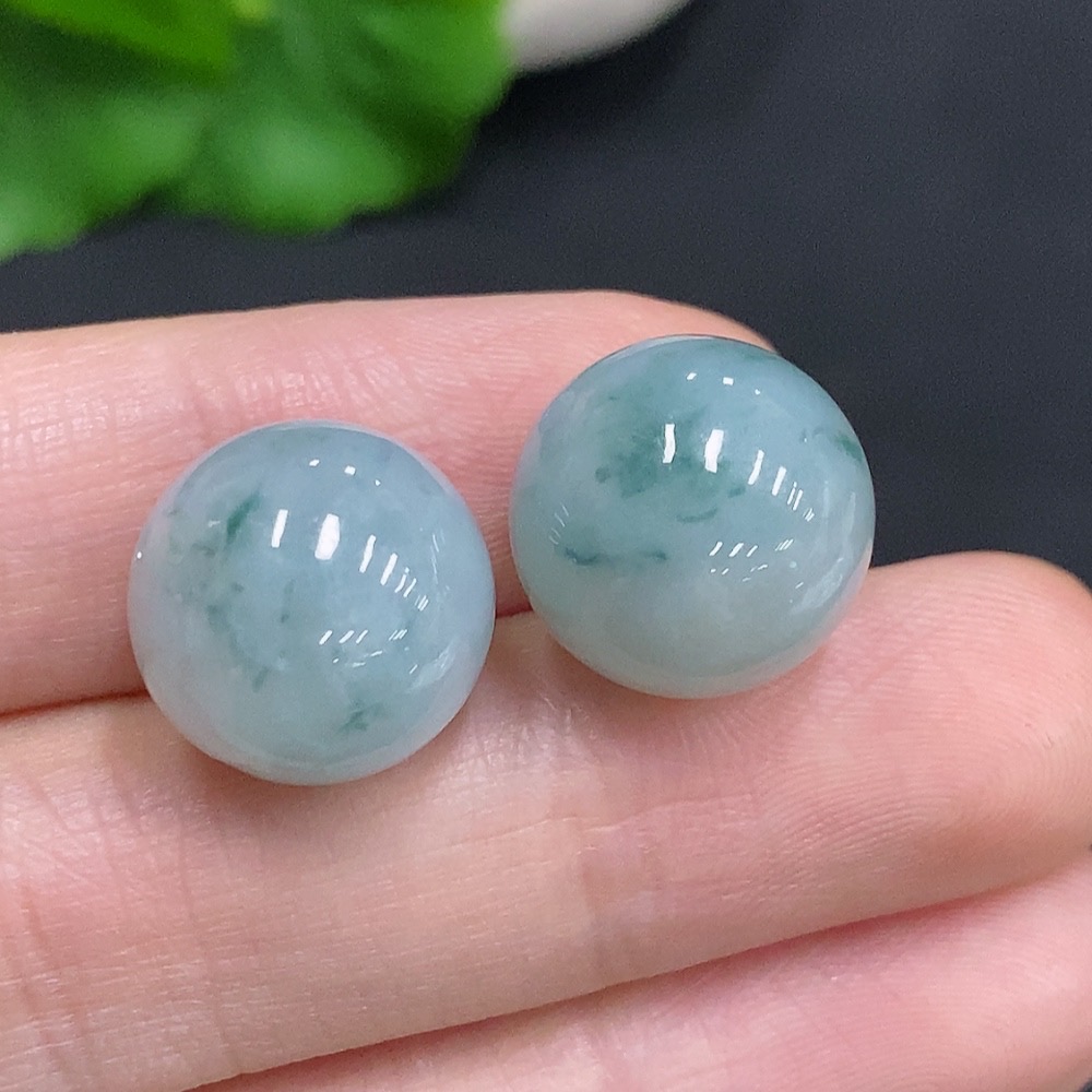 F33831279 Jadeite Beads Sell as a Lot
