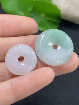 F44308140 Jadeite Peace Knot Pendant, Total Weight Approx. 6.67g