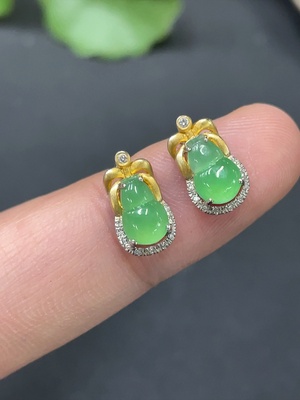 F20227503 Jadeite Inlaid Earrings 18k Gold Inlaid Total Weight Approx.1.48g Sell as a Lot