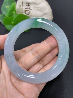 F46556380 翡翠圆条手镯 圈口56.2 货品总重约80.3克