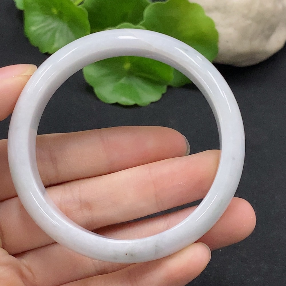 F34997100 Jadeite Round Bracelet Size 53.3 Total Weight Approx. 45.33g with Crack