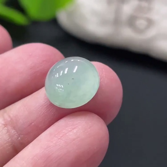 F33878183 Jadeite cabochon Total weight: approx. 1.112g