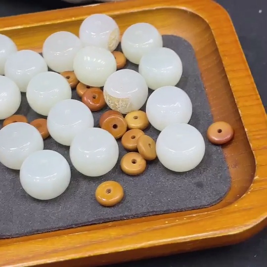 H34053650 Hetian Jade Loose Beads (Non-Hetian Jade Matching Beads Included), Total Weight Approx. 59.4g, Sell as a Lot