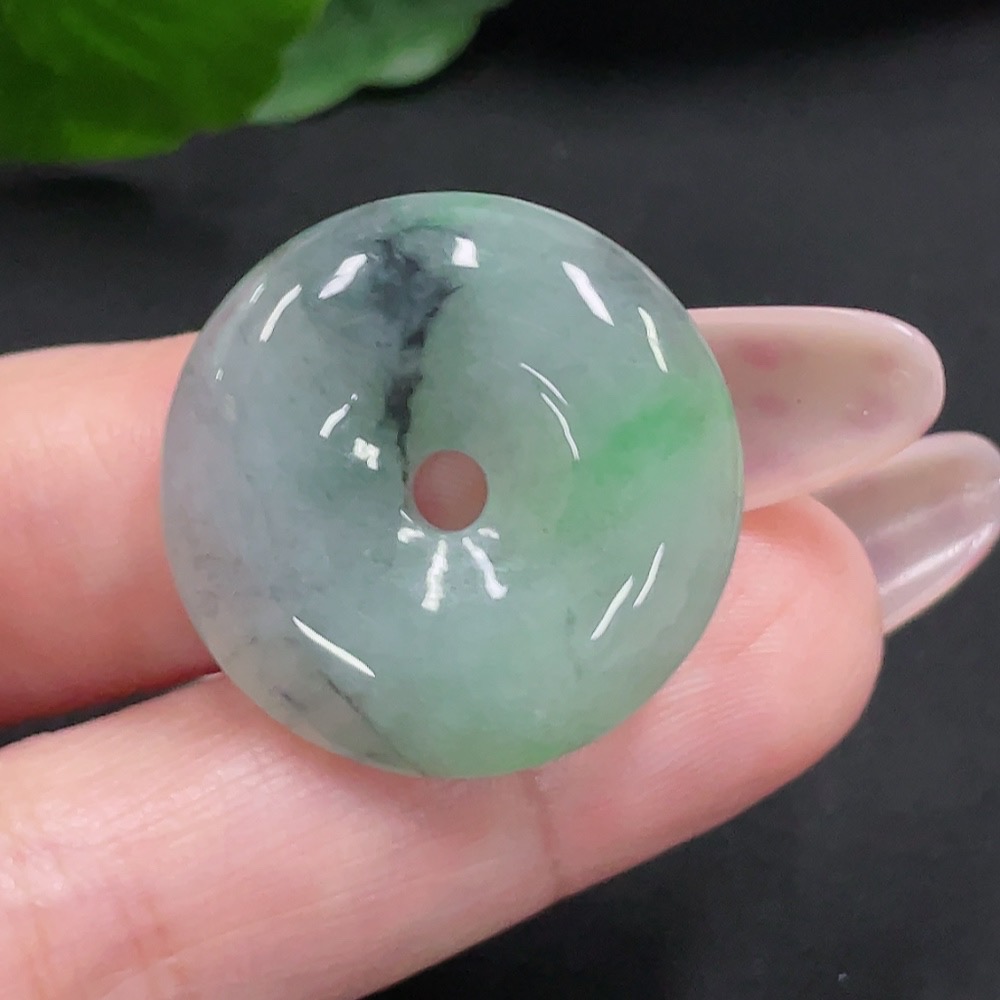 F34068308 Jadeite Safety Buckle Pendant, Total Weight Approximately 8.2g