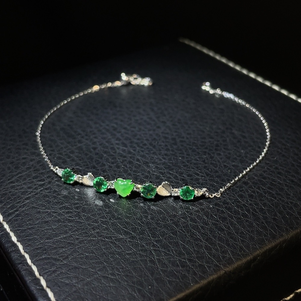 C31576276 Emerald Bracelet Set in 18k Gold, Total Weight Approx. 1.75g, Clarity Enhanced, Accented with Diamonds and Jadeite