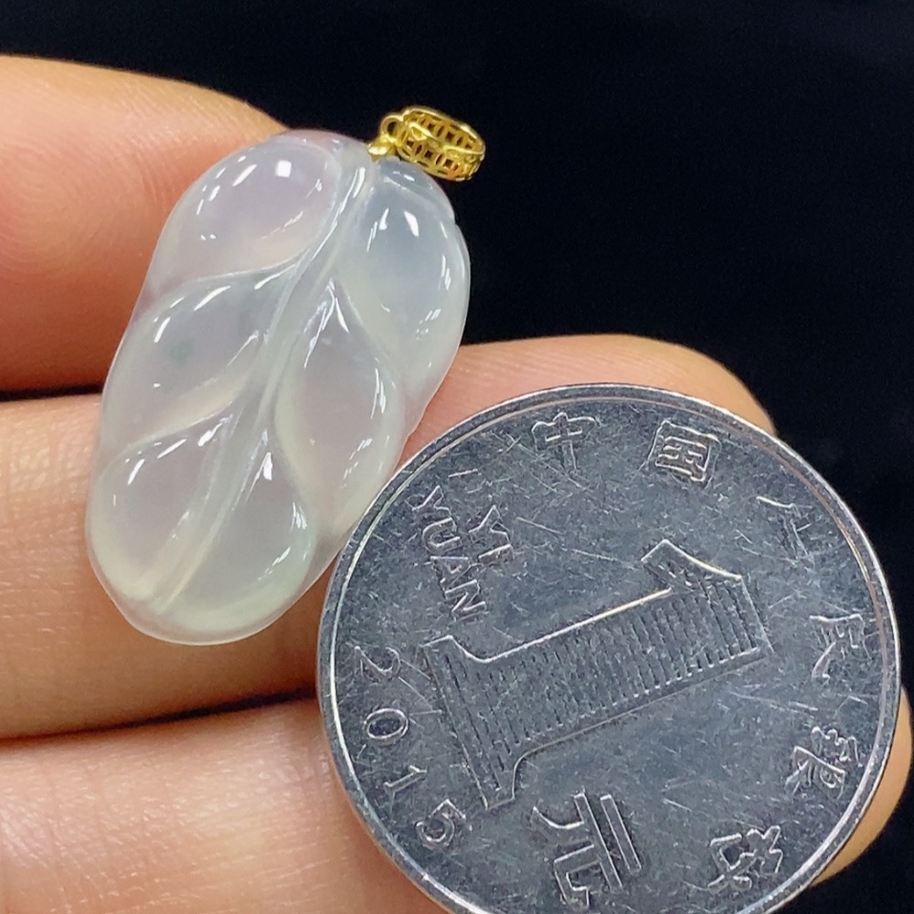 F35094616 Jadeite Leaf Pendant 18k Total Weight Approx. 2.48g