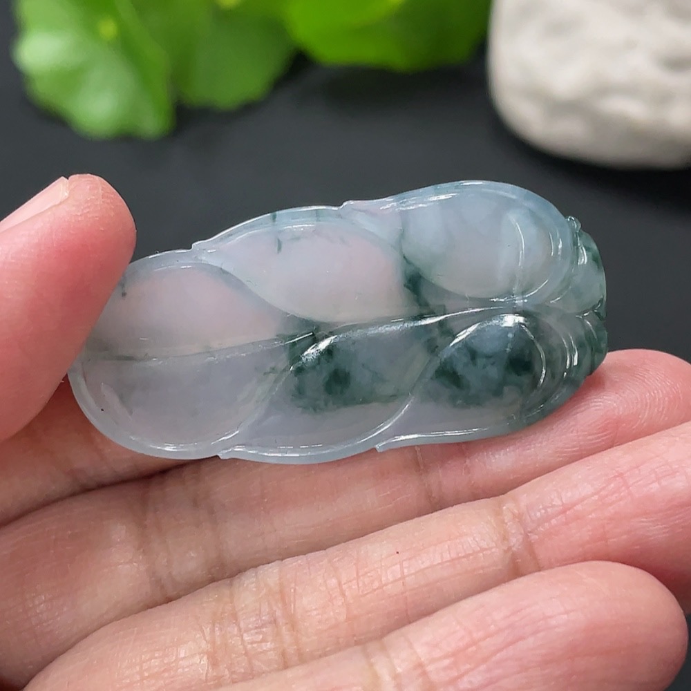 F24772857 Jadeite Leaf Pendant, Approx. 7.95g