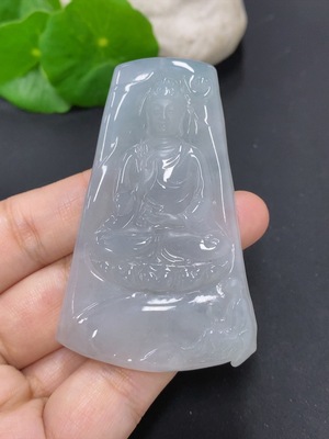F46595367 翡翠阿弥挂件 货品总重量约35.4克