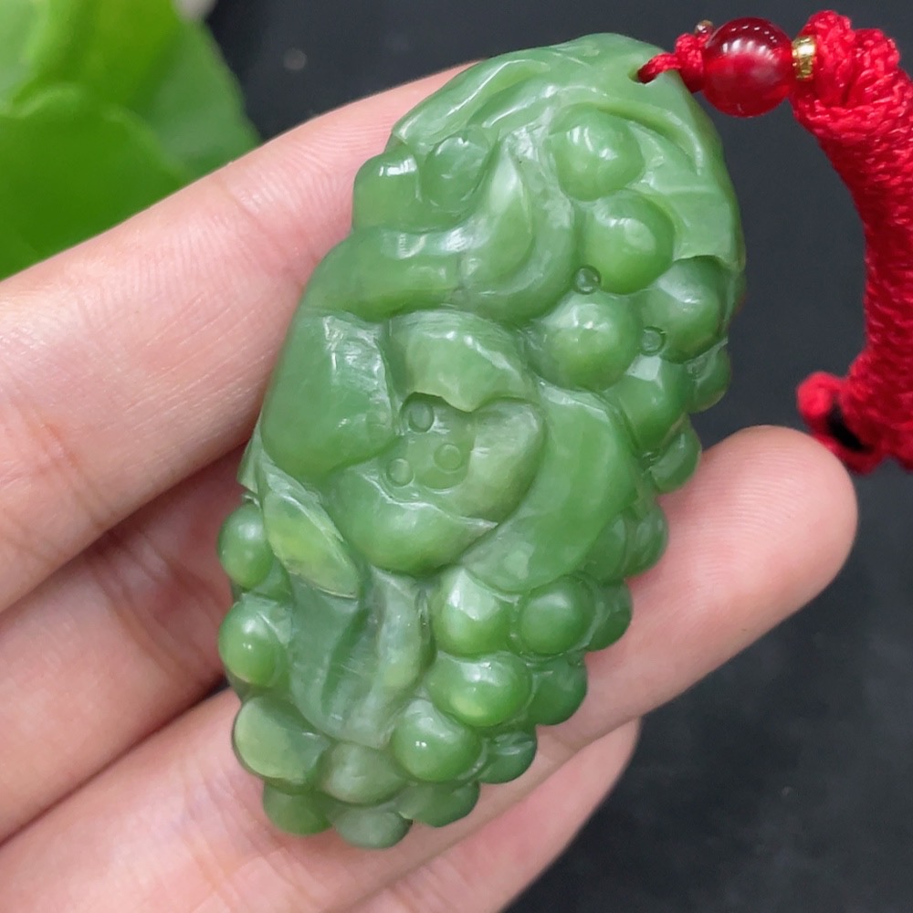 H31616585 Hetian Jade Pendant - Blessed with Many Children