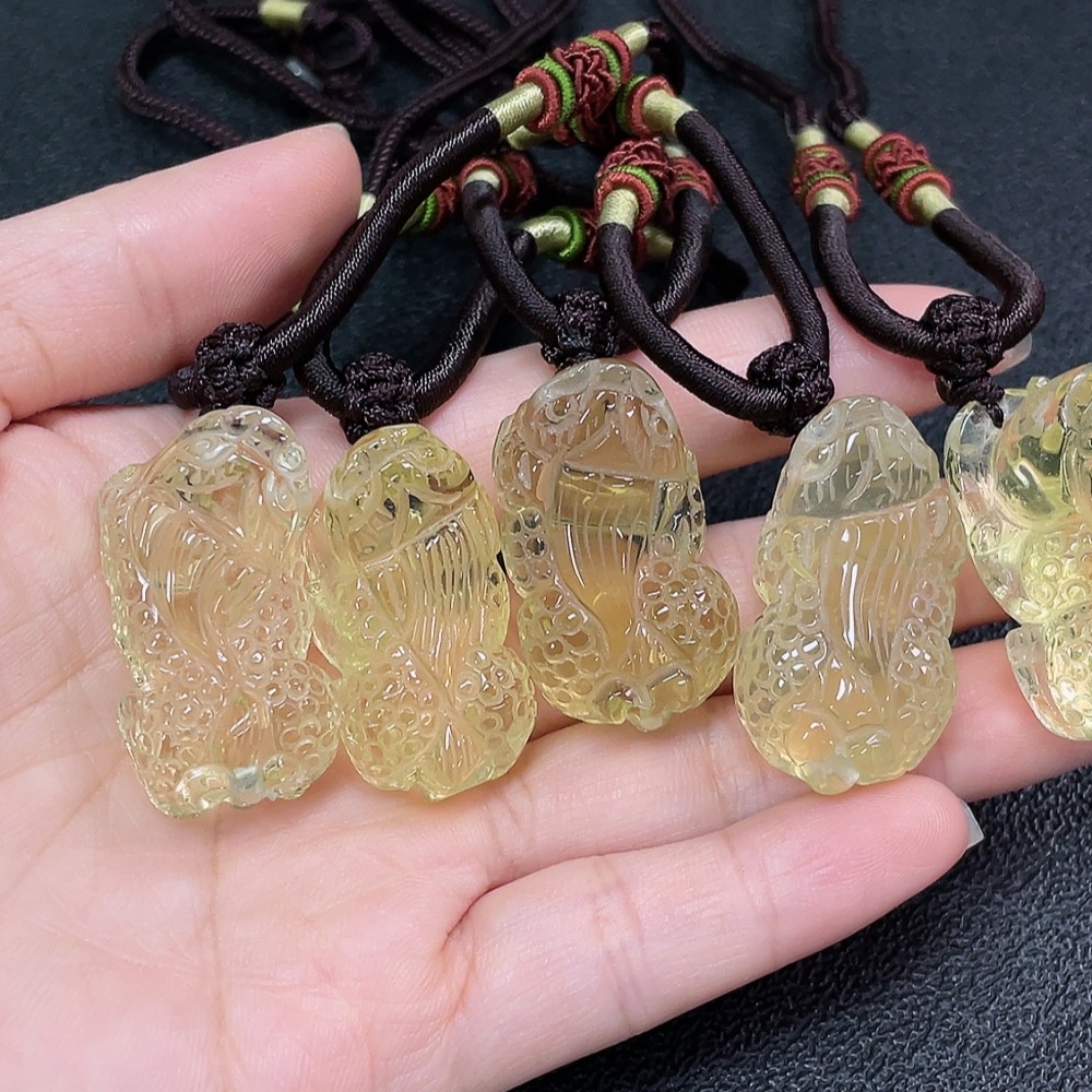 C34989323 Crystal Pendant Total Weight Approx.87.45g With Rope Sell as a Lot