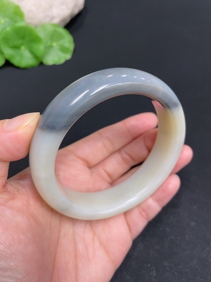 H34052074 Hetian Jade Round Bracelet Size 60.5 Total Weight Approx. 77.8g