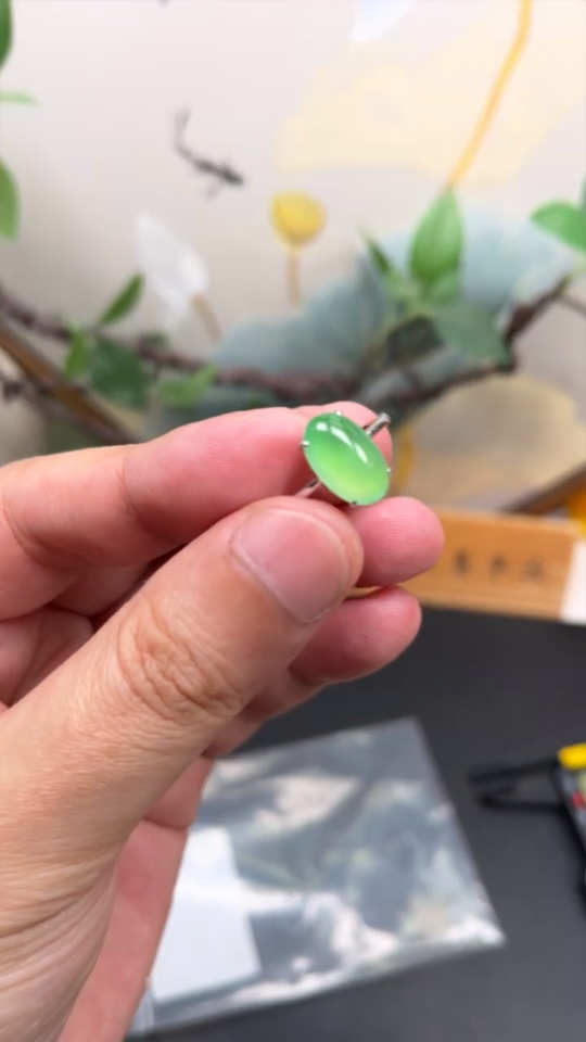F33930208 Jadeite Ring with 18k Mounting Size 19 Total Weight Approx. 3.45g