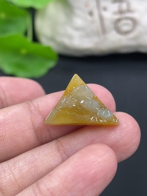 F42973678 翡翠镶嵌件 货品总重约3.08g