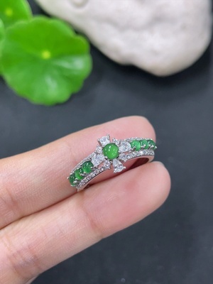 F41934623 翡翠蛋面镶嵌戒指 非金镶 活动圈口 货品总重约2.34g