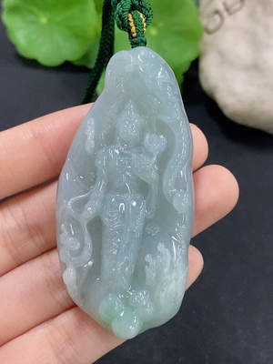 F46549375 翡翠挂件    观音     货品总重约42.3g