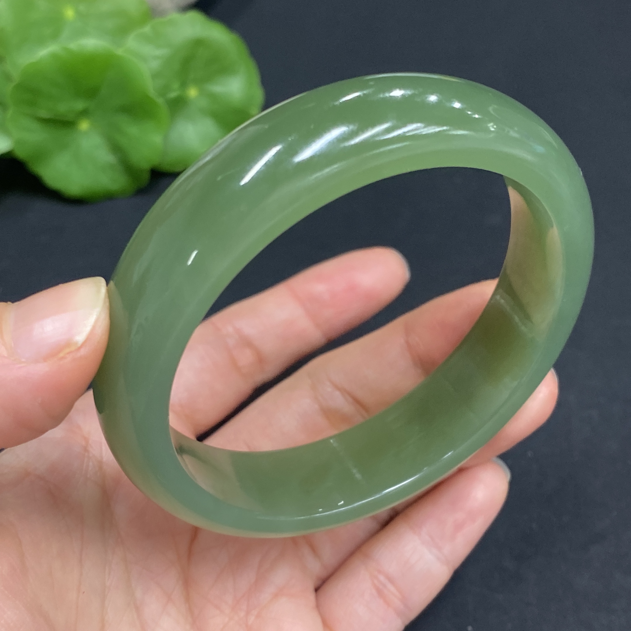 H27171505 Hetian Jade Round Bracelet  Size 59.5  Total Weight Approx.63g