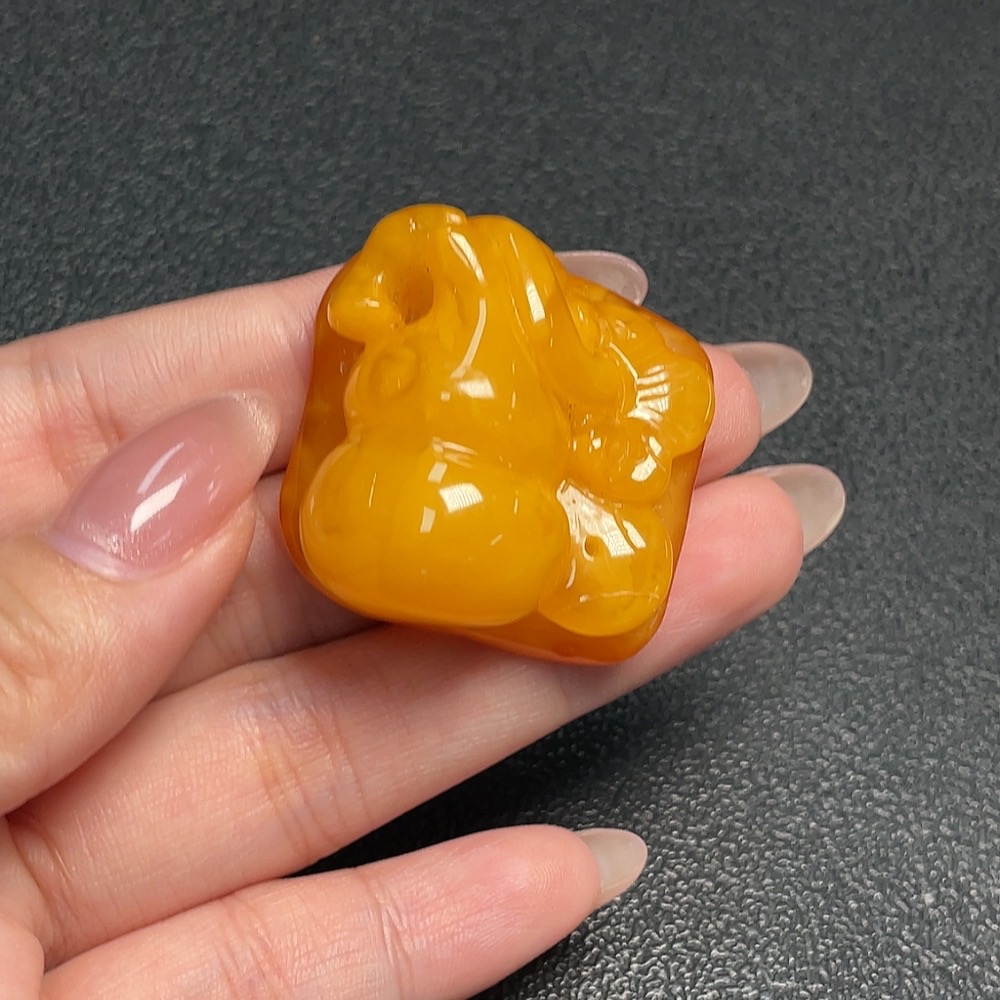 C34952137 Amber and Beeswax Jewelry Total Weight Approx. 10.83g