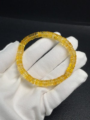 C30512538 Amber Beeswax Bracelet, Approx. 6.8mm, Total Weight Approx. 6.38g