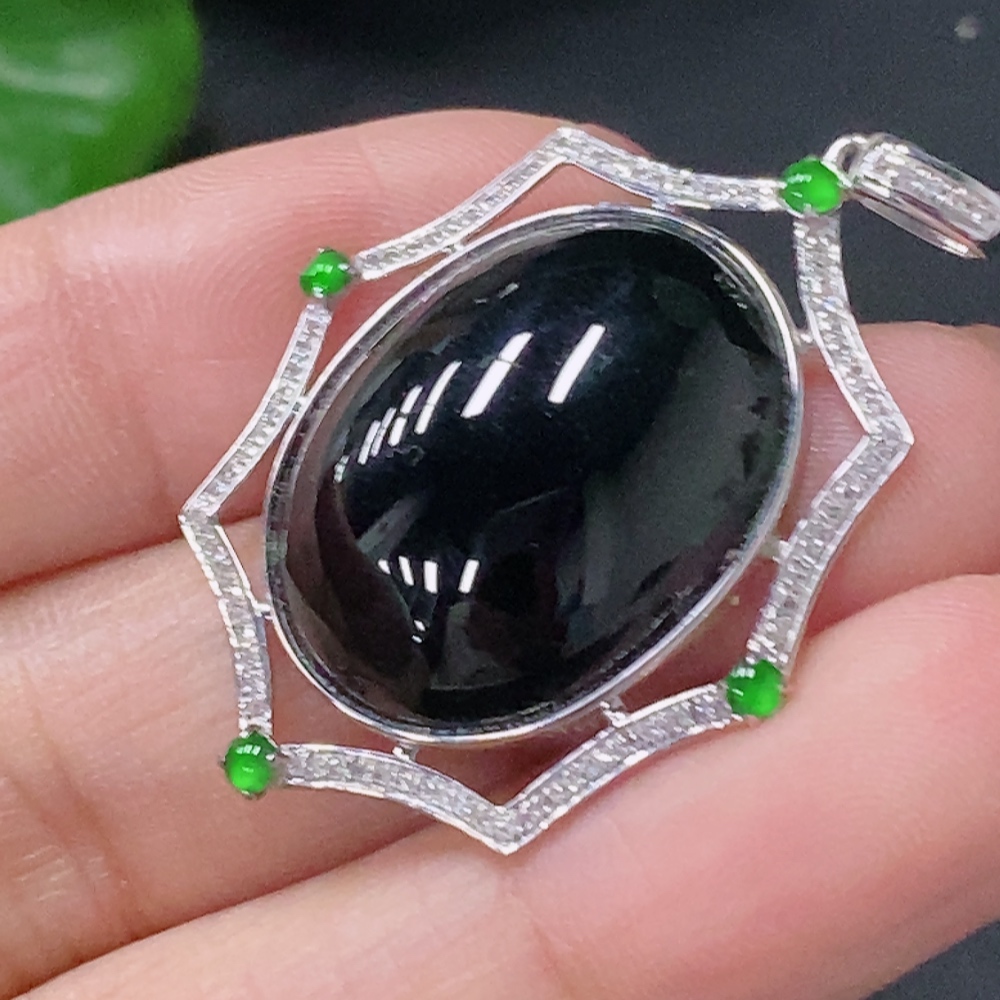 F35088181 Jadeite Bezel-set Cabochon Pendant in 18k Gold with Diamond Accents, Total Weight Approx. 5.425g