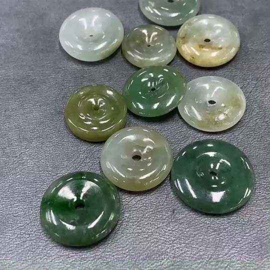 F32788409 Jadeite Peace Buckle Sell as a Lot
