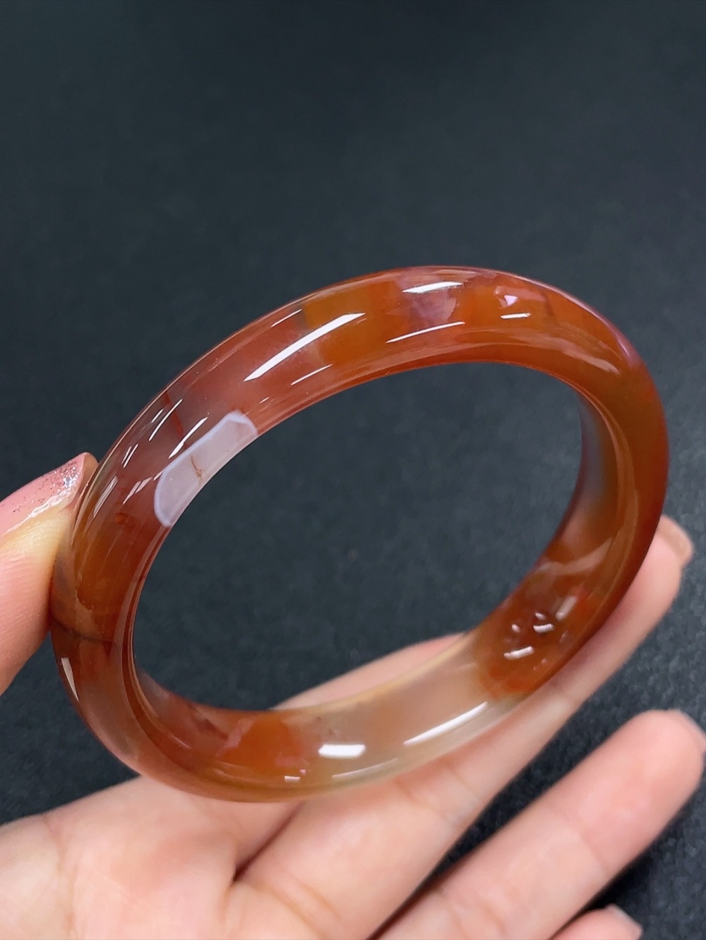 C31617896 Southern Red Agate Bracelet with Visible Organic Inclusions, Total Weight Approx. 37.92g, Size 55.4mm