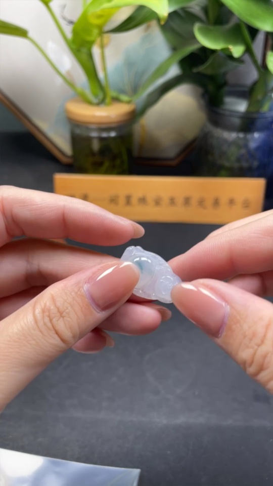 F35079946 Jadeite Standing Buddha Inlay Piece with Total Weight Approximately 3g