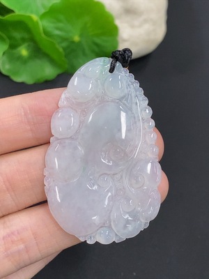 F46555317 翡翠如意挂件 货品总重量约13克（含绳重）
