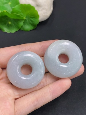 F33831904 翡翠甜甜圈挂件一手走