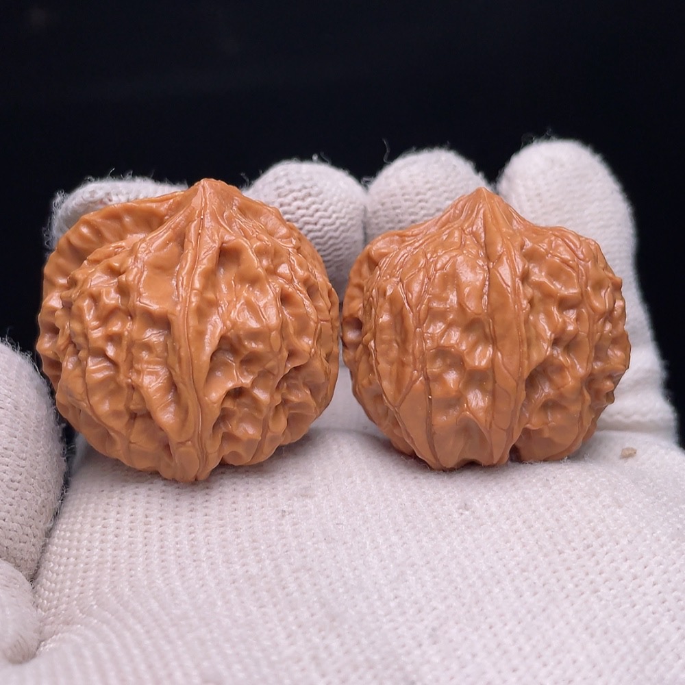 W25842043 Three-edged Walnut, total weight about 22.8g, size about 31.8mm