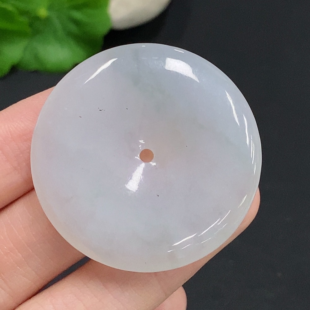 F31644733 Jadeite Peace Knot, Total Weight Approx. 17.4g