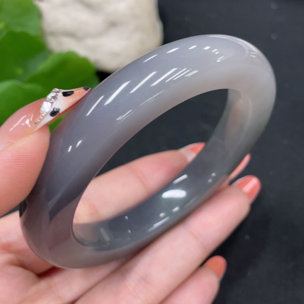 H34053716 Hetian Jade Round Bangle Size 57.2 Total Weight Approx. 70.5g