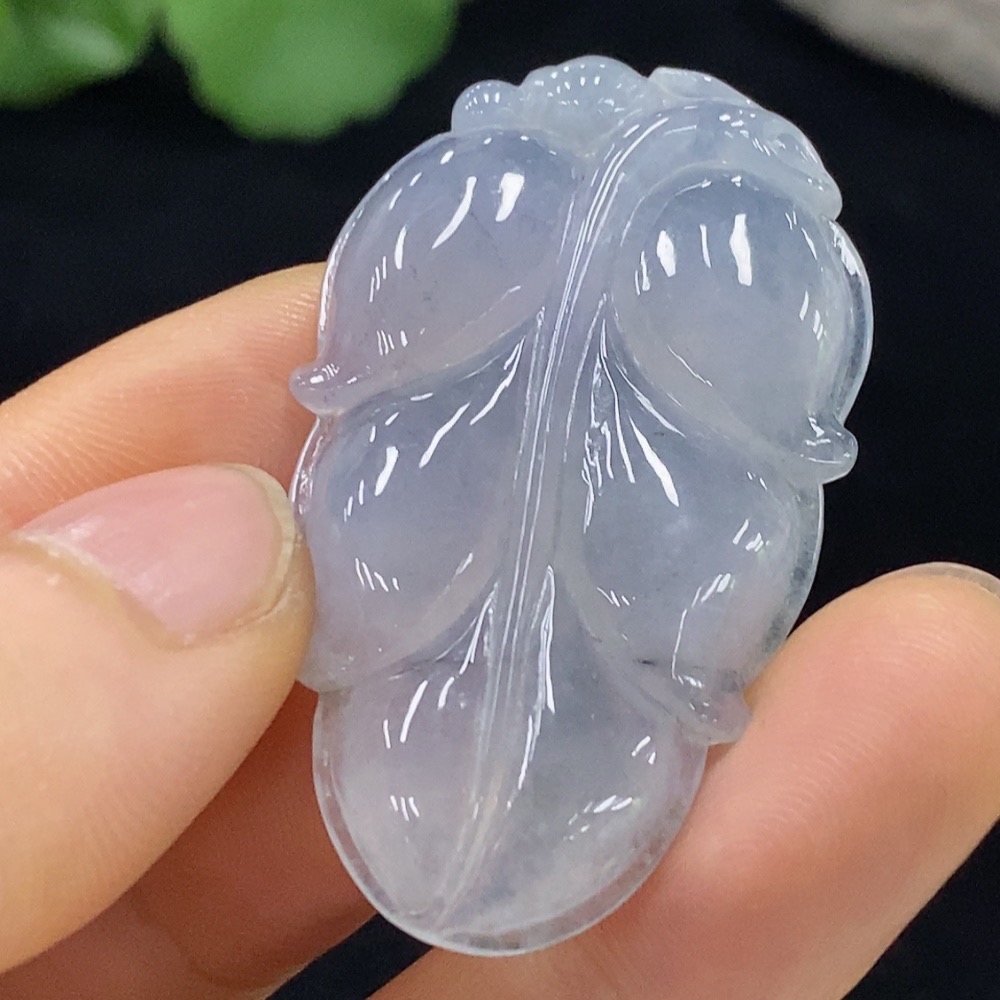 F30560088 Jadeite Leaf Pendant Total Weight Approx. 11.08g